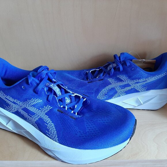 Sold Elsewhere: Mens Asics Novablast 5 size 10.5 neutral running shoes - Picture 1 of 10